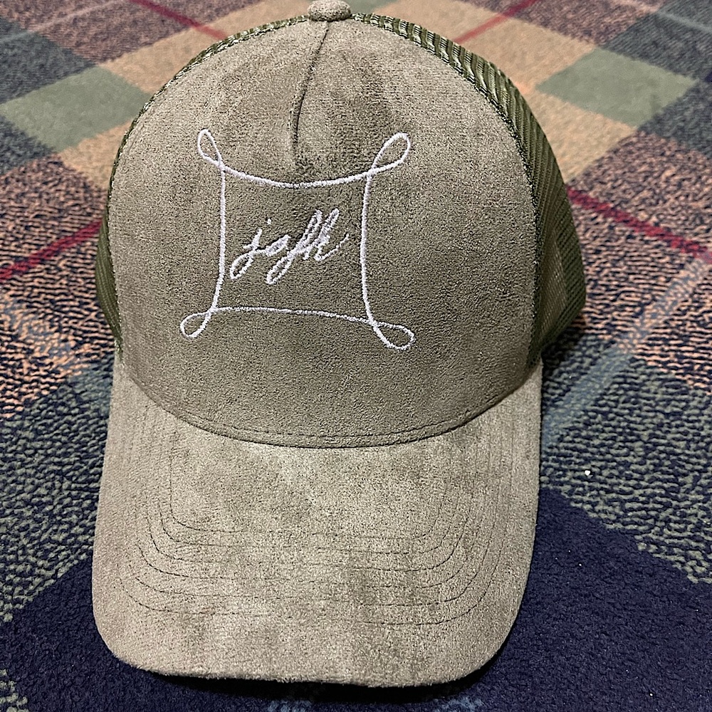Suede Trucker Hat In (grey. black. navy blue. olive green)(BUY 1 GET 1FREE)